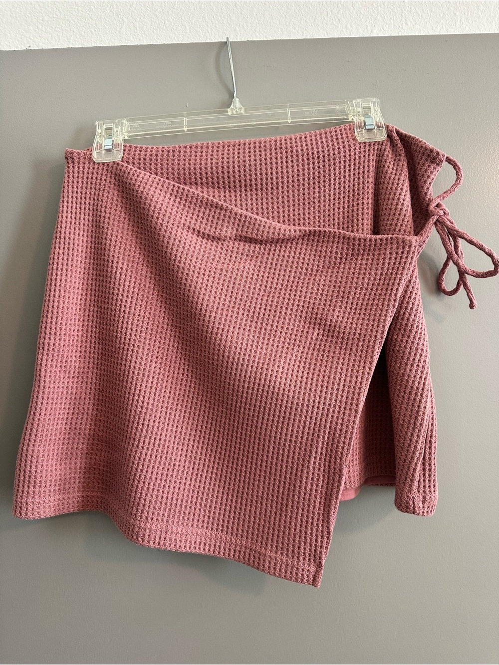 Sabo Emilee Ruched Mini Skirt. USA Size 6, Women’s Medium. Never Worn.